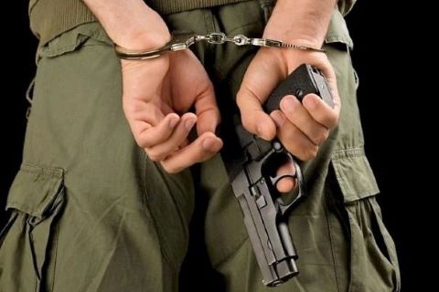 Изъятие у подследственных оружия находящегося в законном владении